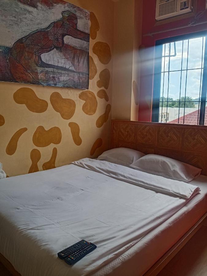 Bertlees Pension Hauz Cebu Екстер'єр фото