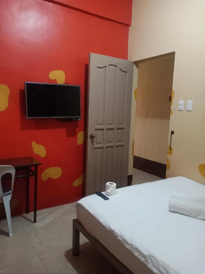 Bertlees Pension Hauz Cebu Екстер'єр фото